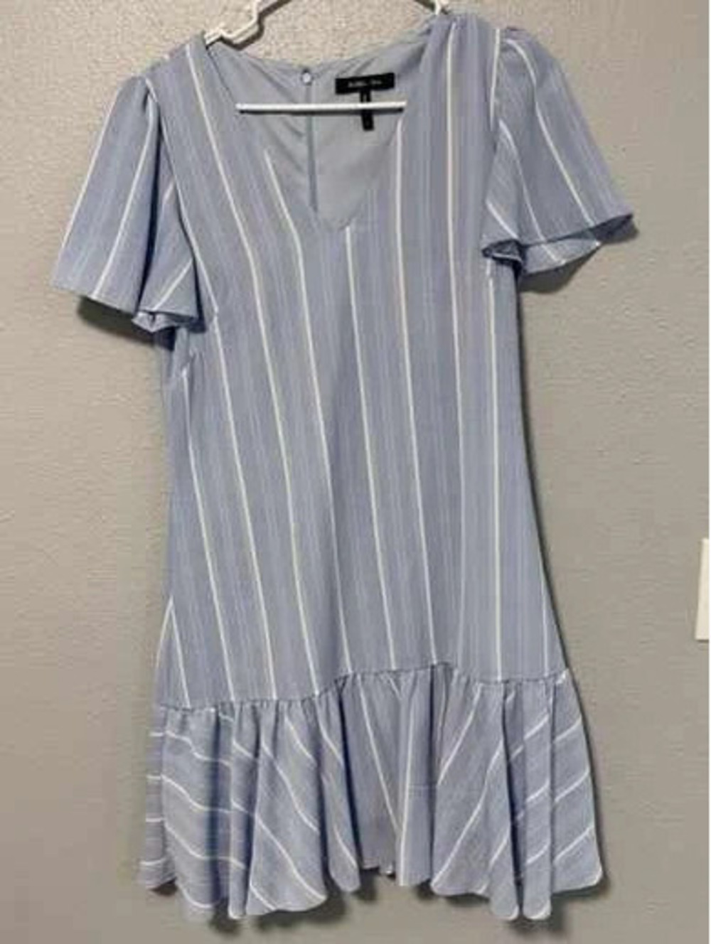 #6110 Bcbg Blue White Striped Ruffle Hem Dress